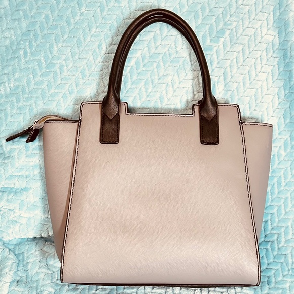 Kenneth Cole Reaction Handbag/Small Tote Gray, Black & White w/Flower tag. - Picture 16 of 16